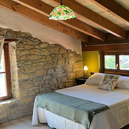 펜션 La Biescona De Lluces D'itaca Conexion Y Arraigo
